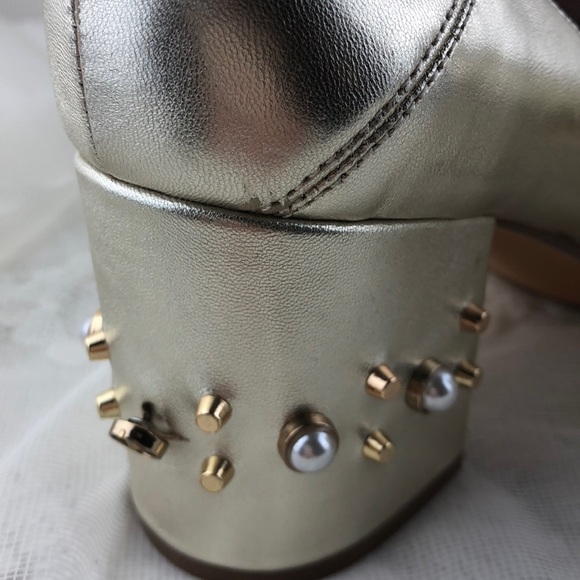 Steven by Steve Madden Gold Leather Block Heels - Picture 5 of 8